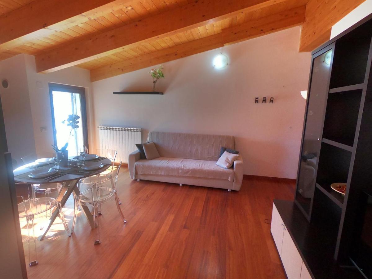 Attico Petfriendly Con Terrazzo, Via Del Borgo Lägenhet Montesilvano Marina Exteriör bild