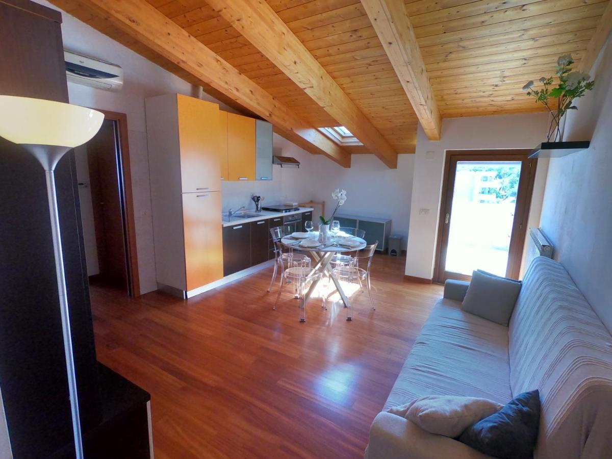 Attico Petfriendly Con Terrazzo, Via Del Borgo Lägenhet Montesilvano Marina Exteriör bild