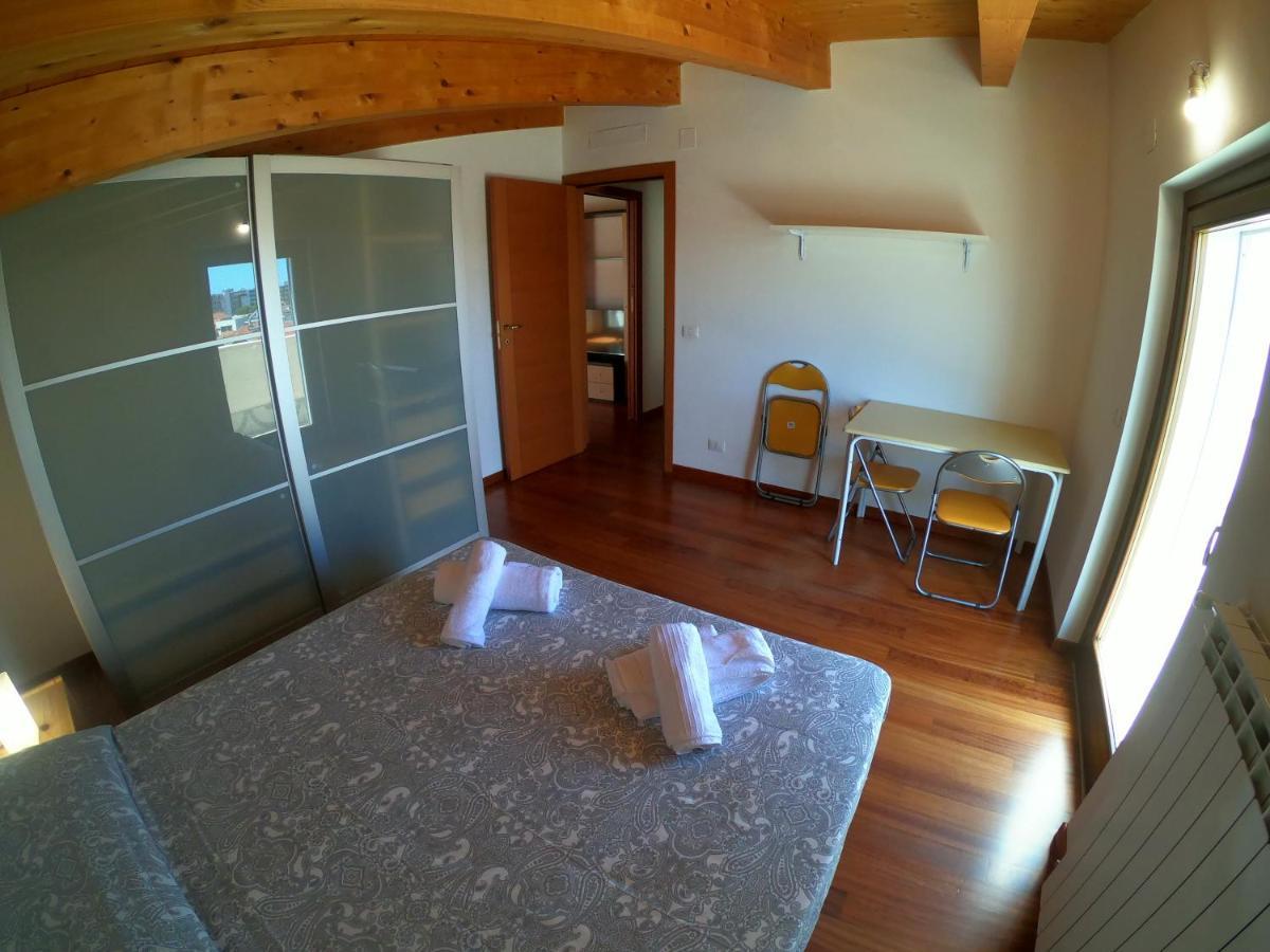 Attico Petfriendly Con Terrazzo, Via Del Borgo Lägenhet Montesilvano Marina Exteriör bild