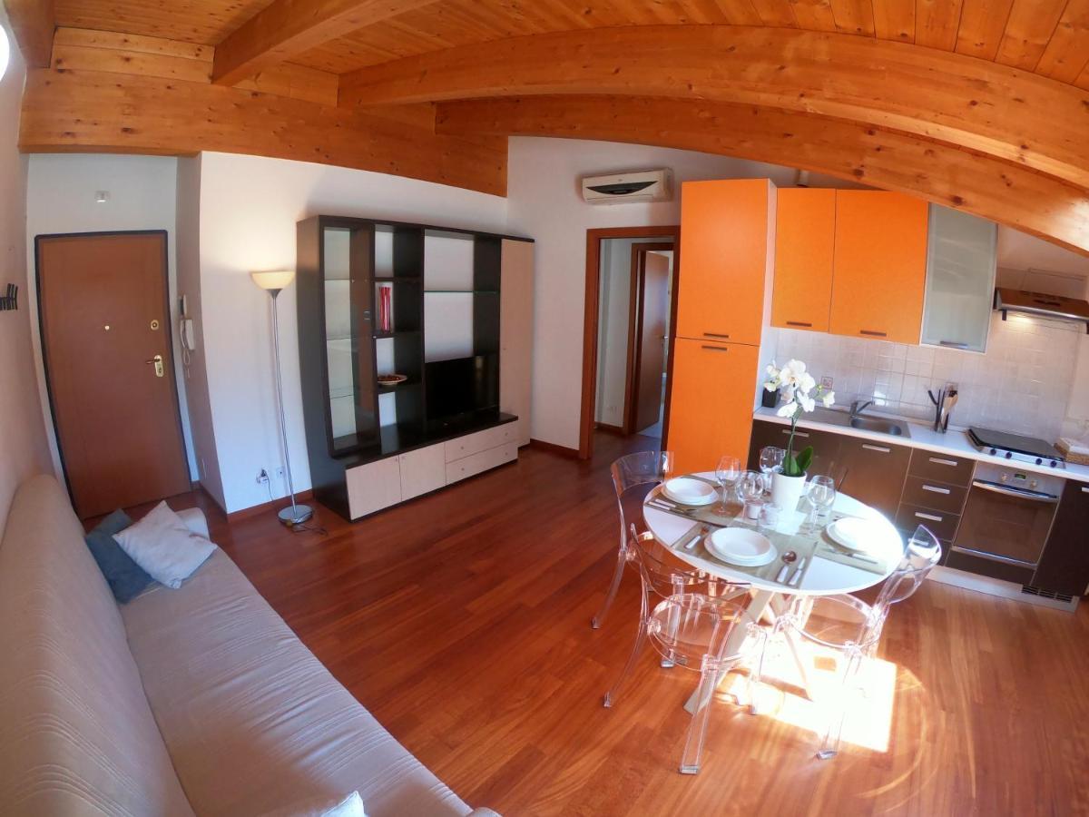 Attico Petfriendly Con Terrazzo, Via Del Borgo Lägenhet Montesilvano Marina Exteriör bild