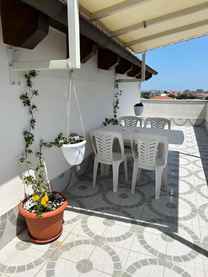 Attico Petfriendly Con Terrazzo, Via Del Borgo Lägenhet Montesilvano Marina Exteriör bild