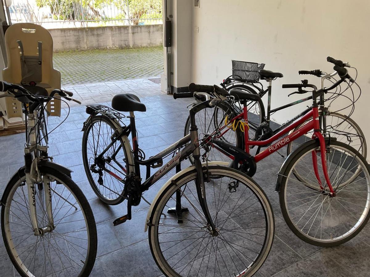Attico Petfriendly Con Terrazzo, Via Del Borgo Lägenhet Montesilvano Marina Exteriör bild